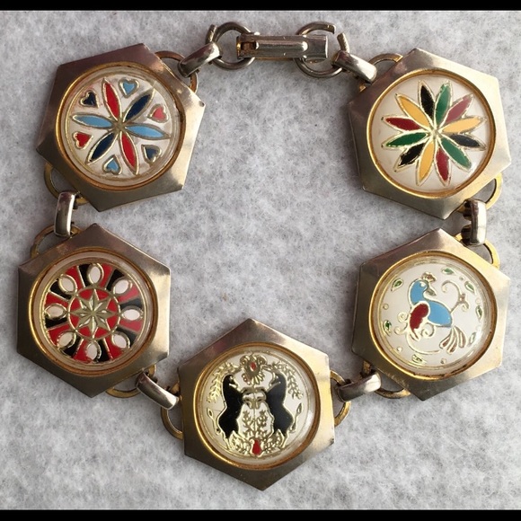 Antique Jewelry - Antique charm bracelet Antique Jewelry - Antique charm bracelet